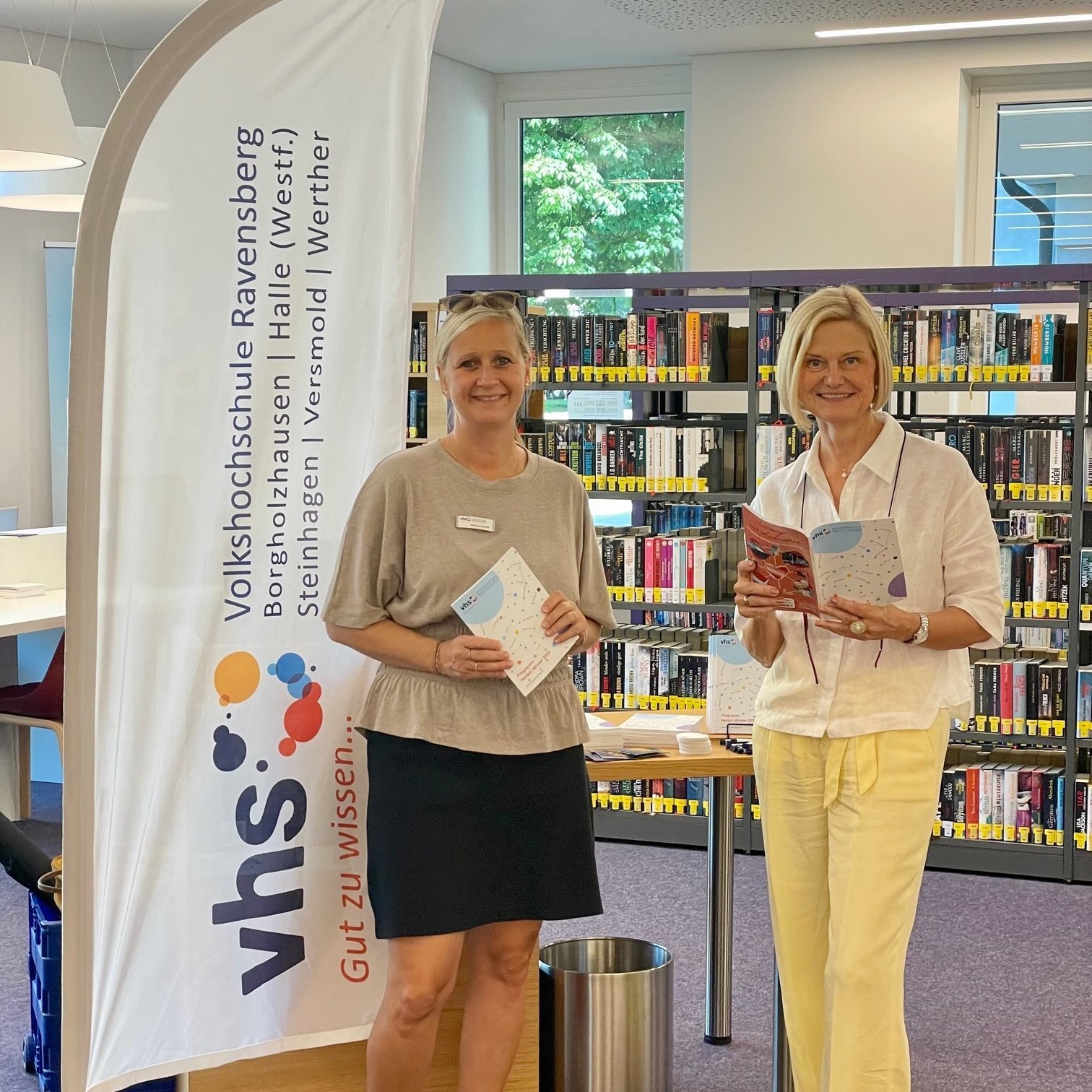 Programmverteilung in Gemeindebibliothek Steinhagen