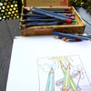 Buntstifte, Papier mit Buntstiftzeichnung 